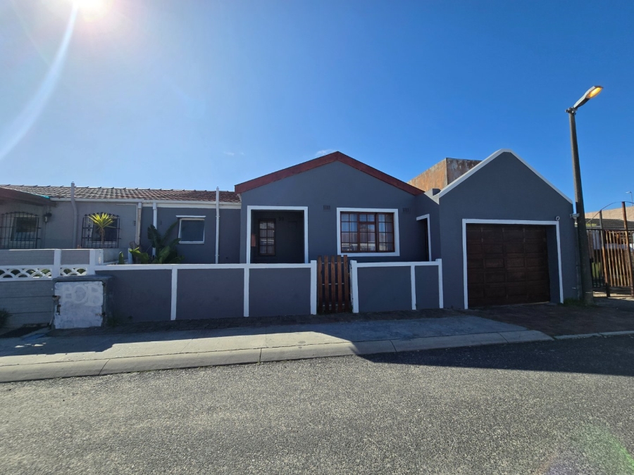 3 Bedroom Property for Sale in Westridge Western Cape